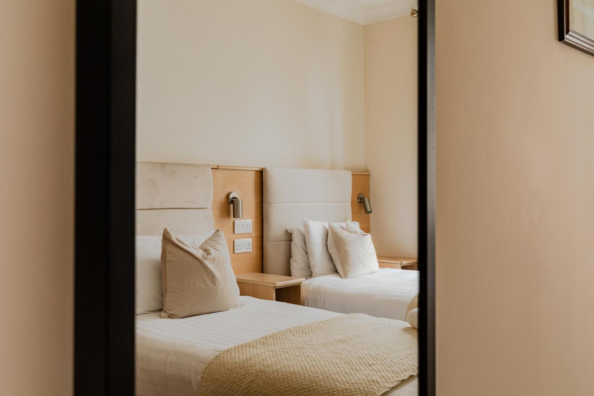 Mina Hotel London