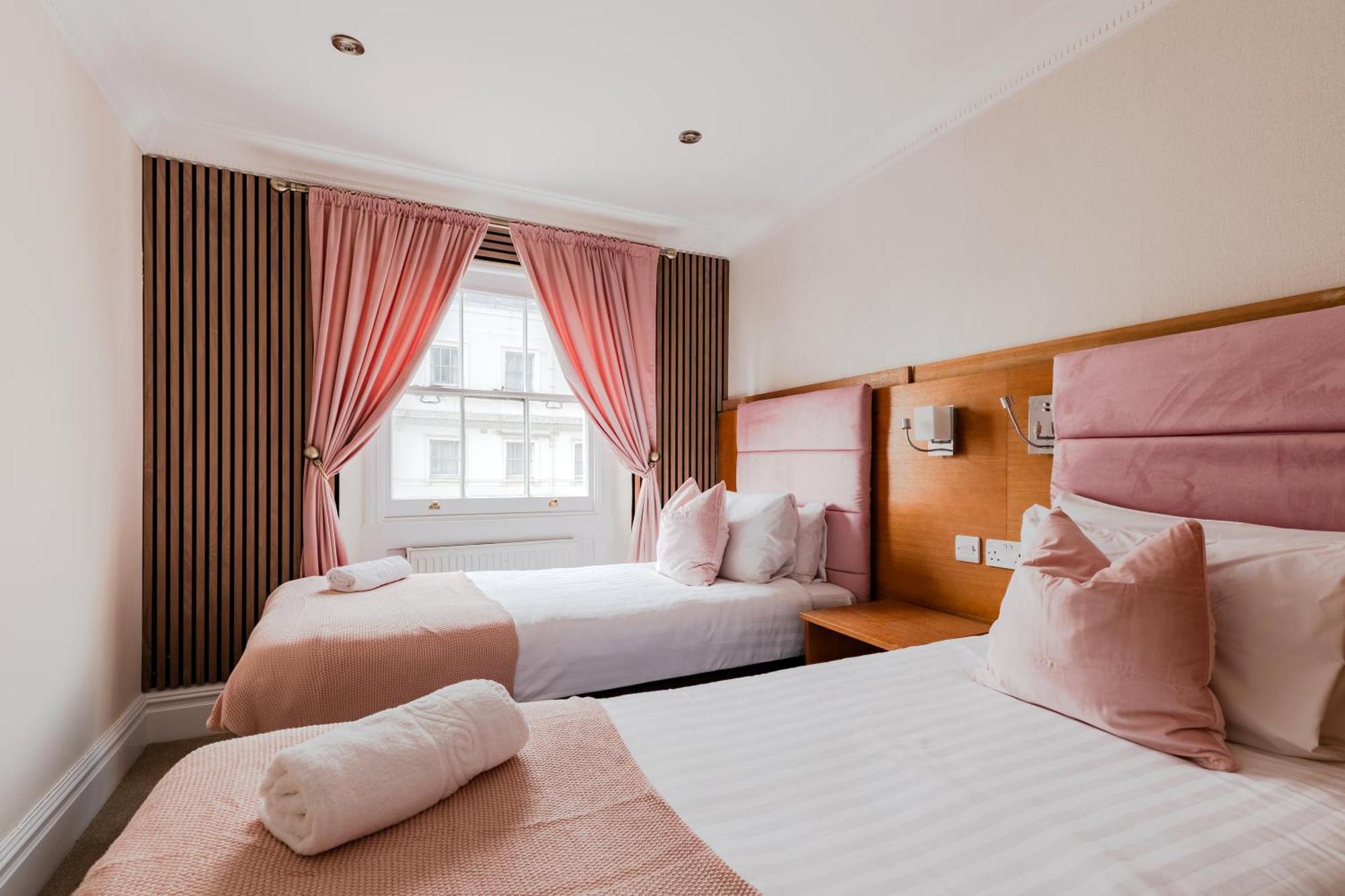 Hotel Mina 3*