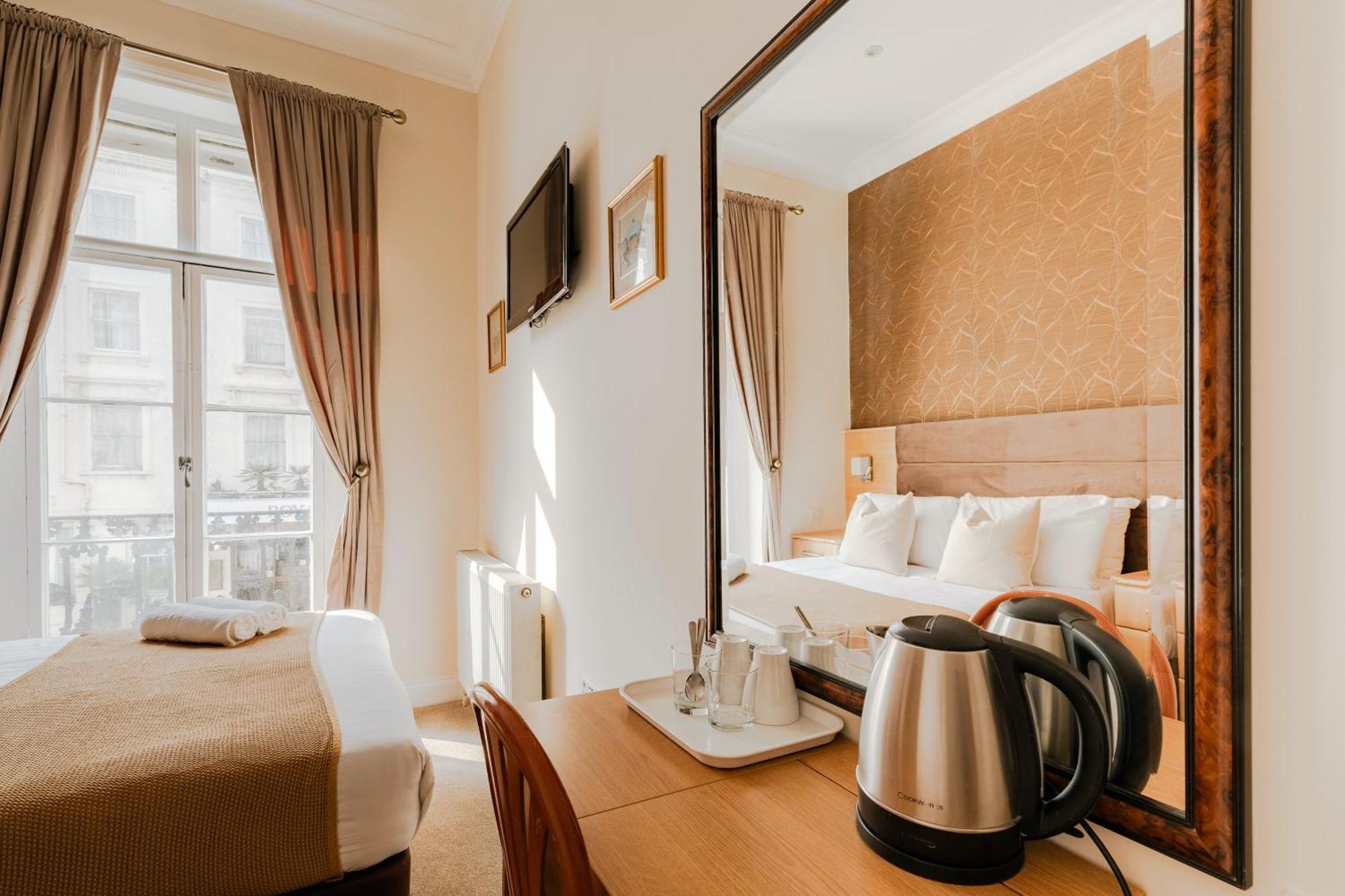 Mina Hotel London