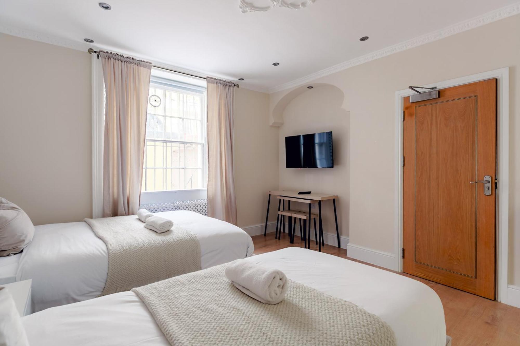 Mina Hotel London