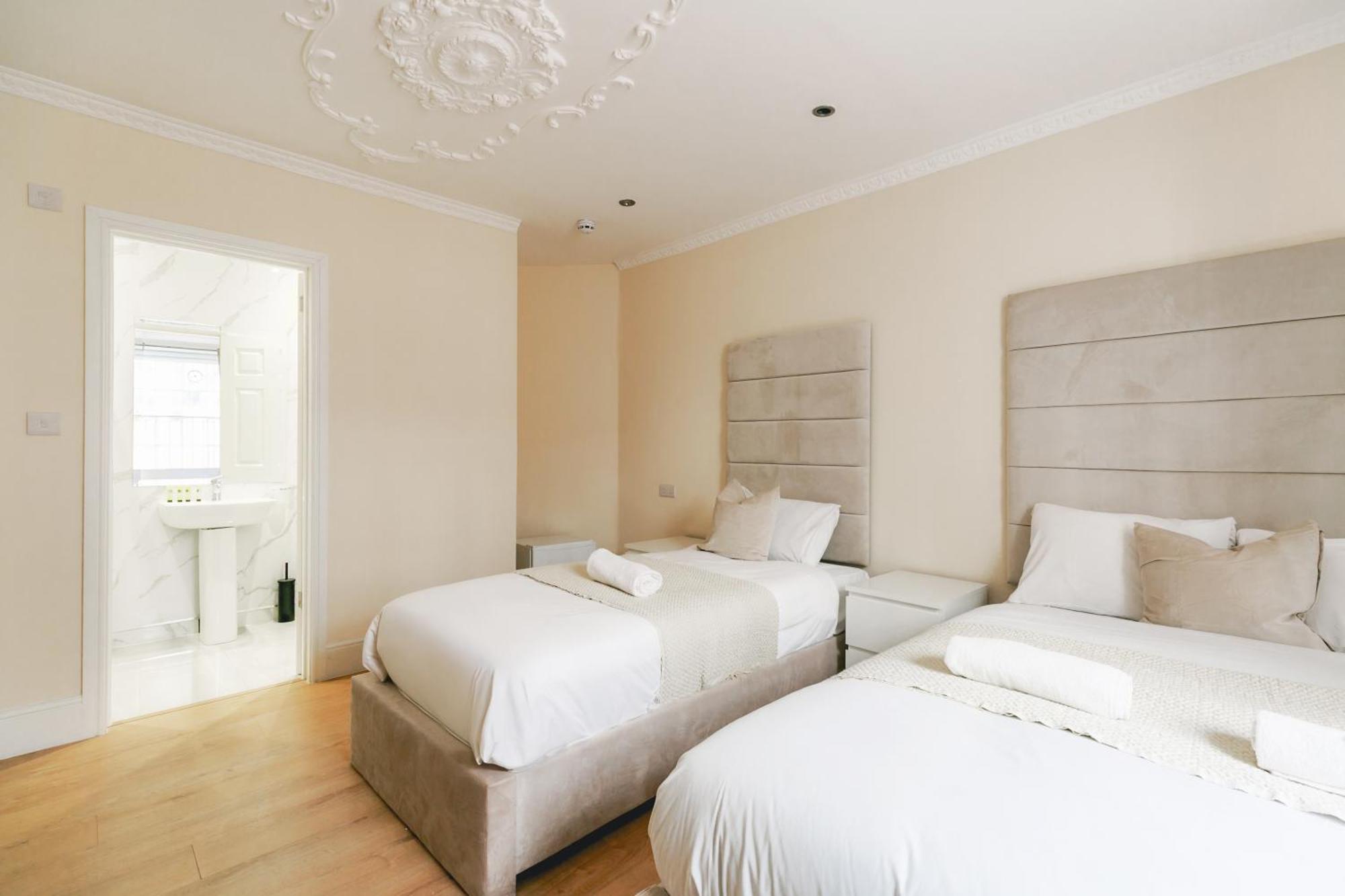 Hotel Mina 3*