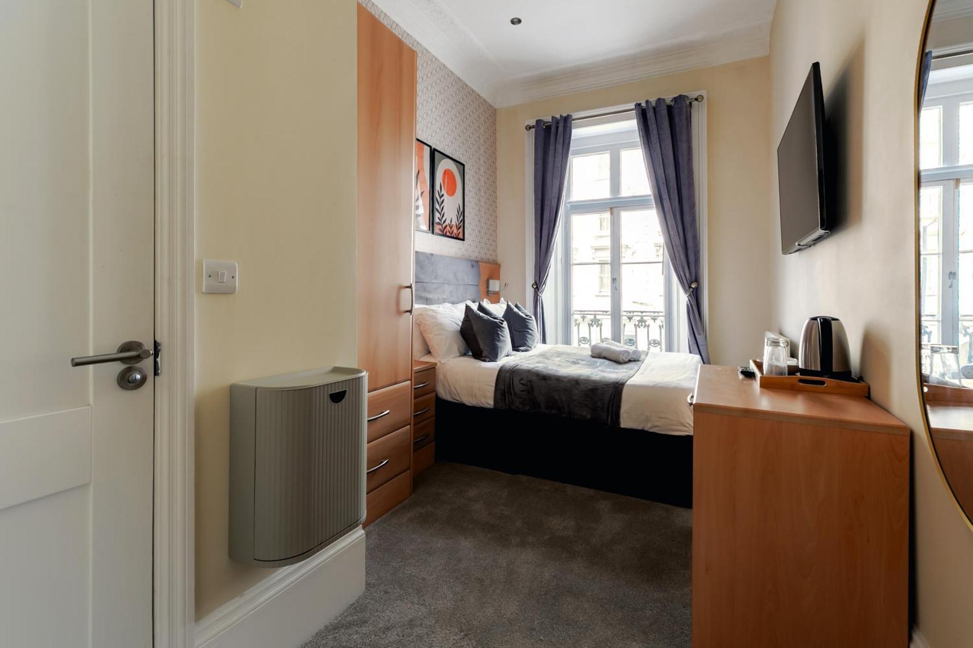 Mina Hotel London